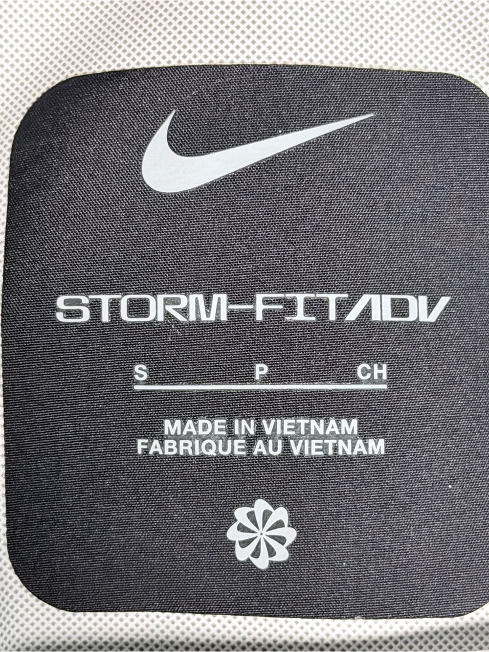 Nike Girl’s Storm-Fit ADV Rain Jacket - Picture 3 of 15